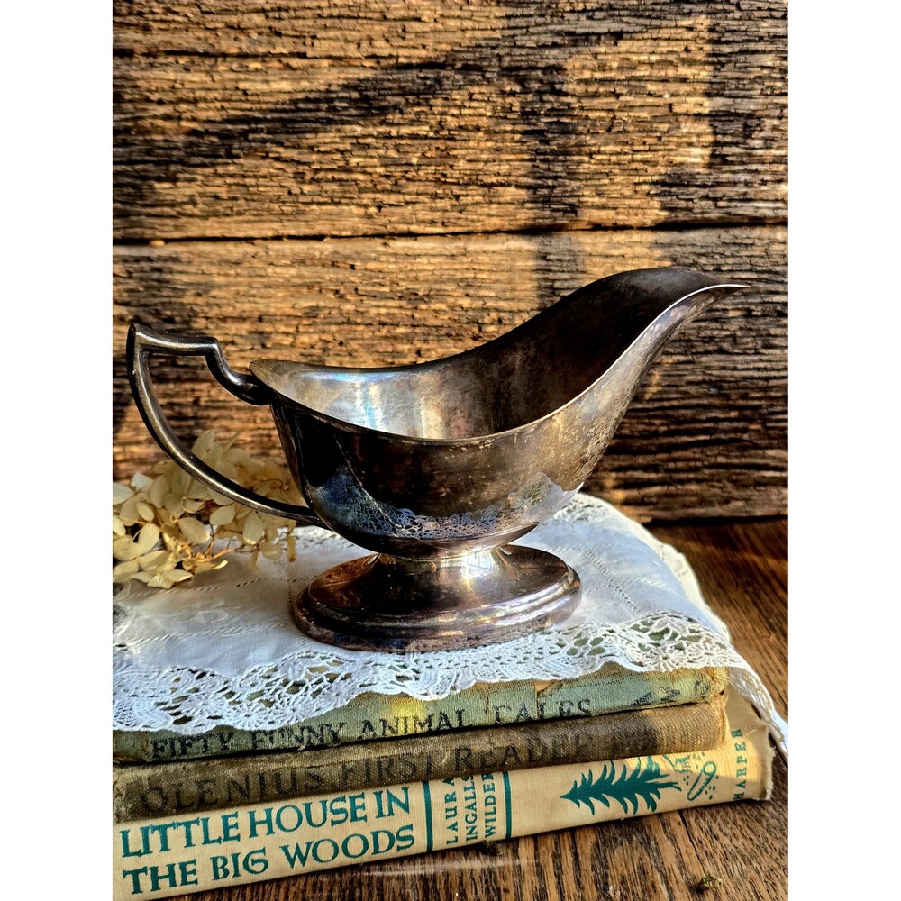 Vintage Silver Plated Gravy Boat – Tarnished Patina Sauce Server – Cottage Kitch